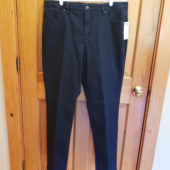 Liz Claiborne Women's Original-Fit Tapered Legs Dark Rinse Wash Jeans, Size: 16 - Picture 1 of 16
